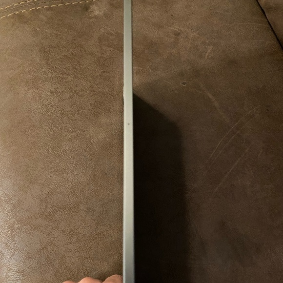 iPad 4th Gen 12.9” Wi-Fi + 4G 512GB